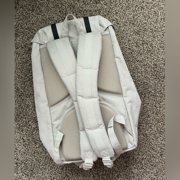 Herschel Backpack - Picture 2 of 11